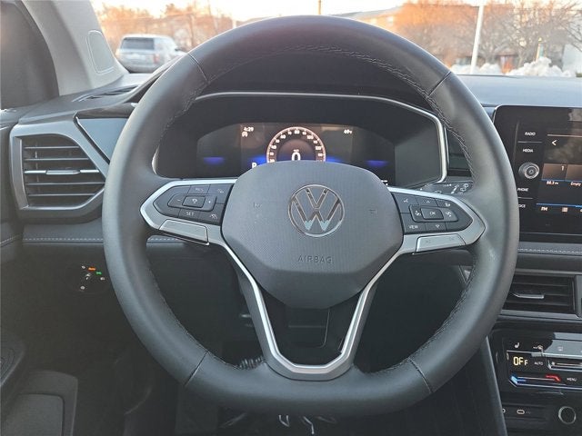 2026 Volkswagen Taos SE Black