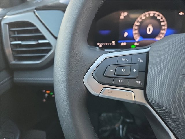 2026 Volkswagen Taos SE Black