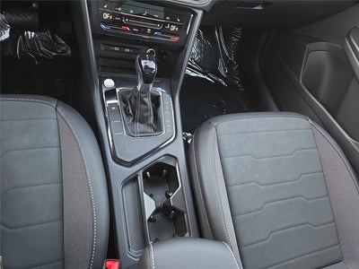 2026 Volkswagen Taos SE Black