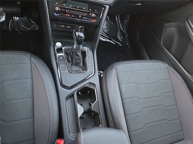 2026 Volkswagen Taos SE Black