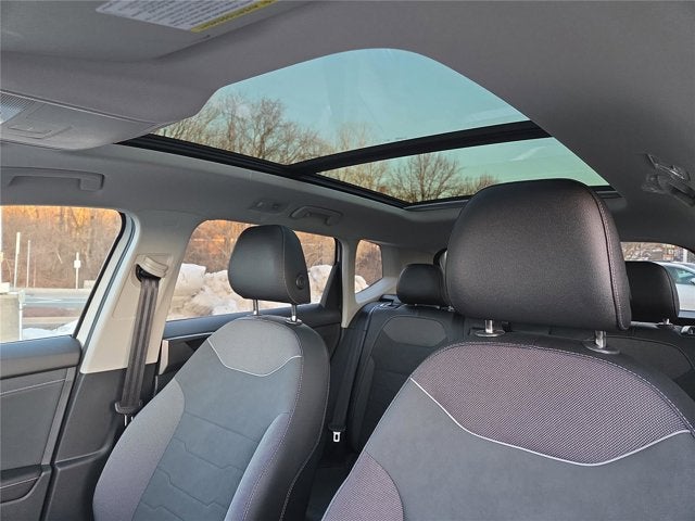 2026 Volkswagen Taos SE Black