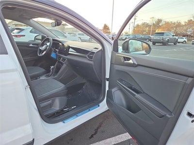 2026 Volkswagen Taos SE Black