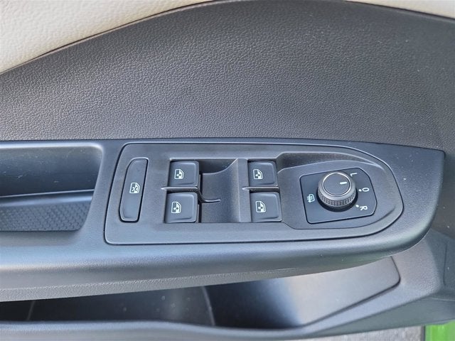 2025 Volkswagen Taos SEL