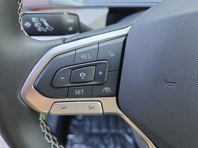 2025 Volkswagen Taos SEL