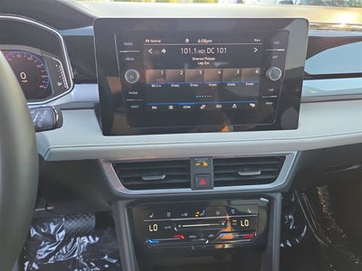 2025 Volkswagen Taos SEL