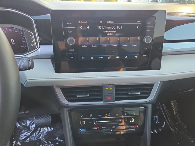 2025 Volkswagen Taos SEL