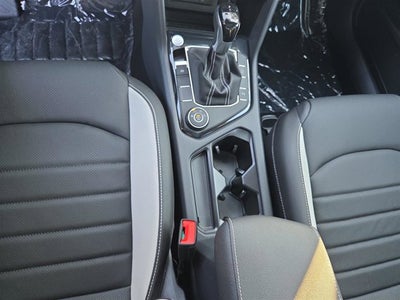 2025 Volkswagen Taos SEL