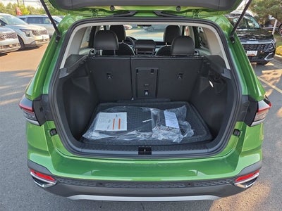 2025 Volkswagen Taos SEL