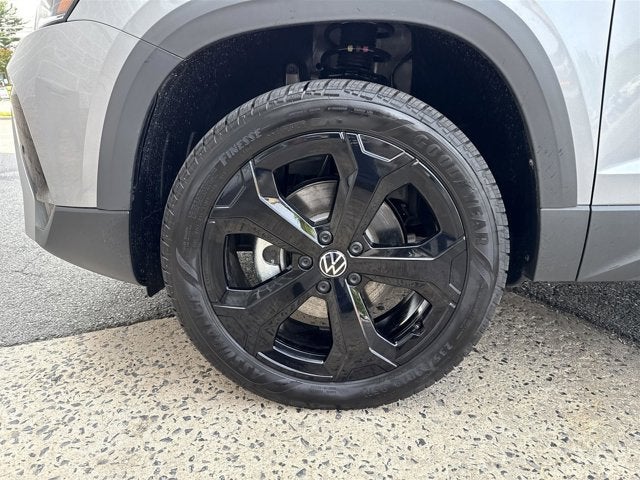 2025 Volkswagen Taos SEL