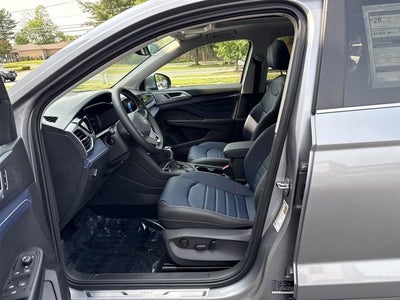 2025 Volkswagen Taos SEL