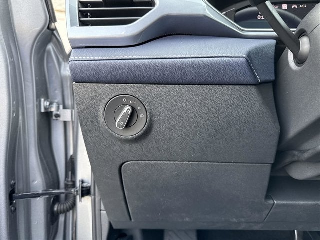 2025 Volkswagen Taos SEL