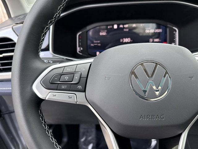 2025 Volkswagen Taos SEL