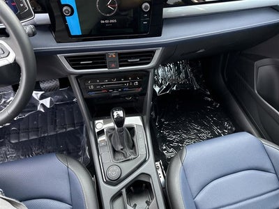 2025 Volkswagen Taos SEL