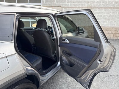 2025 Volkswagen Taos SEL