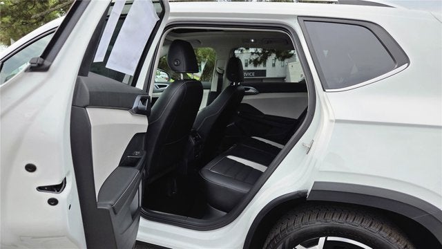 2026 Volkswagen Taos SEL