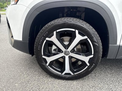 2025 Volkswagen Taos SEL