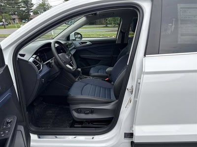 2025 Volkswagen Taos SEL