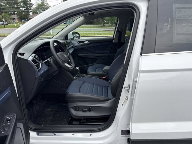 2025 Volkswagen Taos SEL