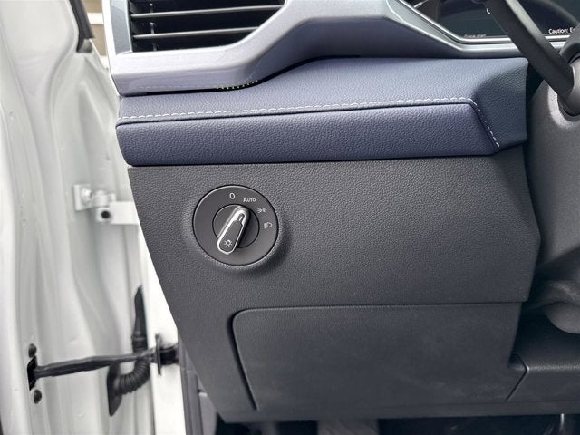 2025 Volkswagen Taos SEL