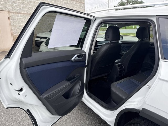 2025 Volkswagen Taos SEL