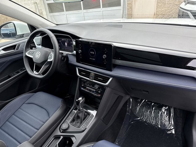 2025 Volkswagen Taos SEL