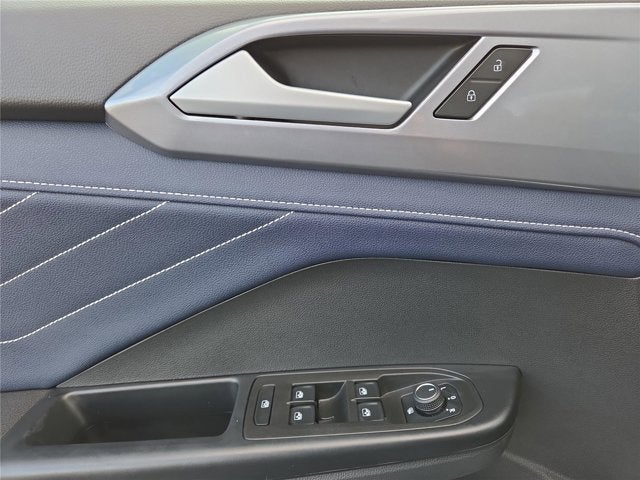 2025 Volkswagen Taos SEL