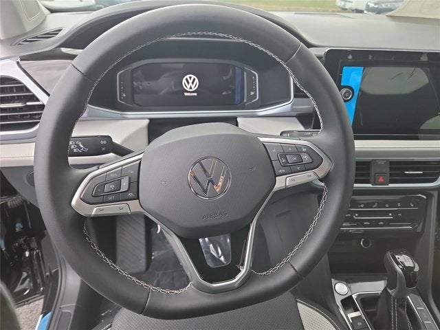 2025 Volkswagen Taos SEL