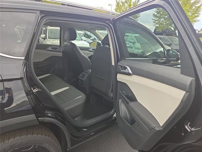 2025 Volkswagen Taos SEL