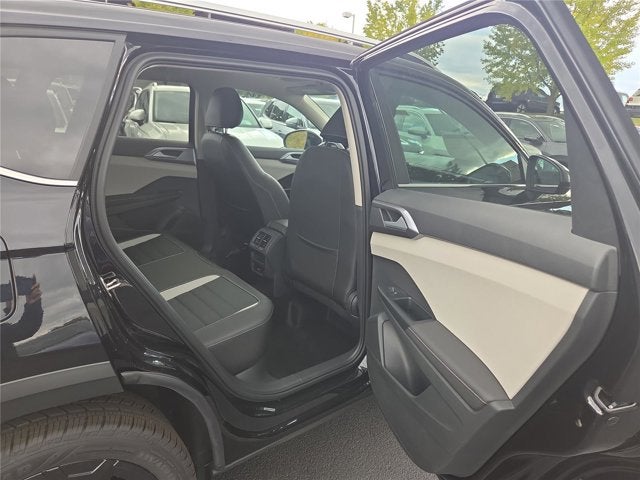 2025 Volkswagen Taos SEL