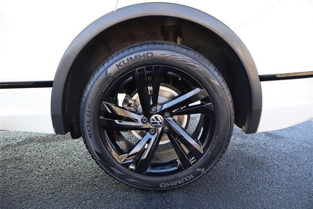 2023 Volkswagen Tiguan SE R-Line Black