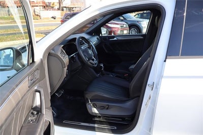 2023 Volkswagen Tiguan SE R-Line Black