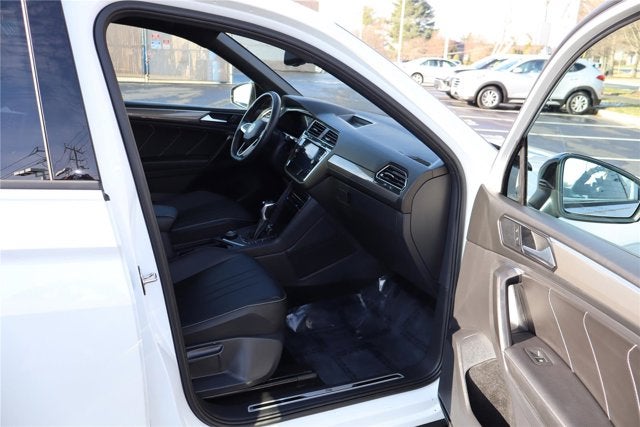 2023 Volkswagen Tiguan SE R-Line Black