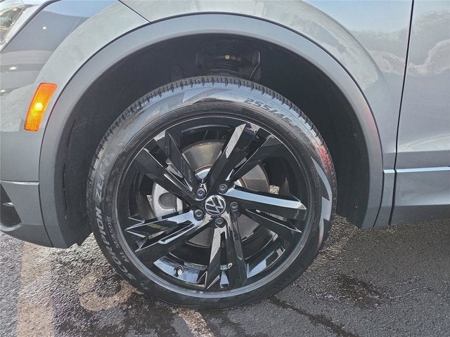2023 Volkswagen Tiguan SE R-Line Black