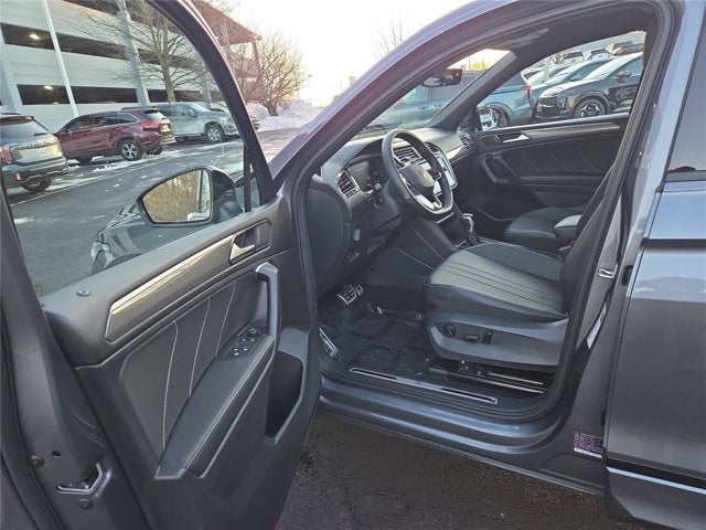 2023 Volkswagen Tiguan SE R-Line Black
