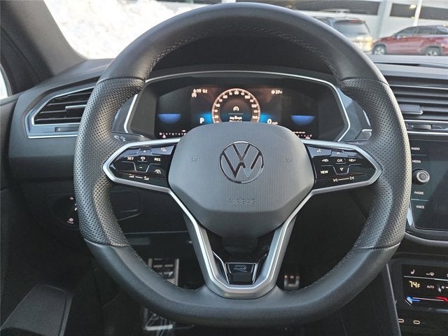 2023 Volkswagen Tiguan SE R-Line Black
