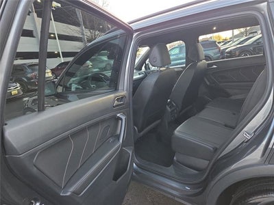 2023 Volkswagen Tiguan SE R-Line Black