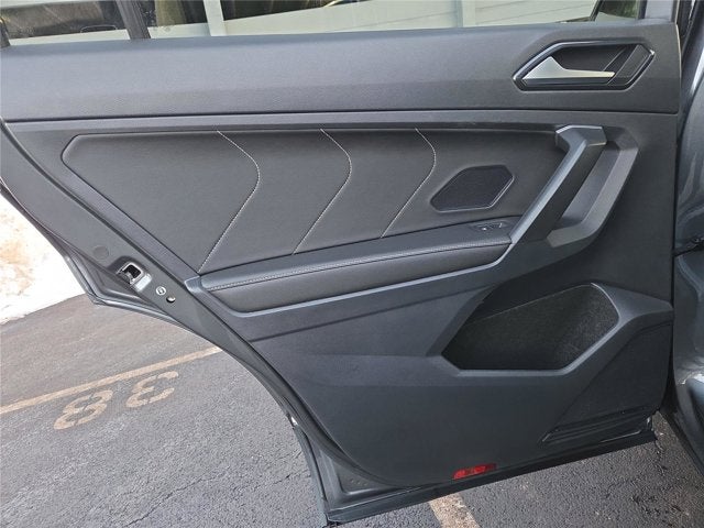 2023 Volkswagen Tiguan SE R-Line Black