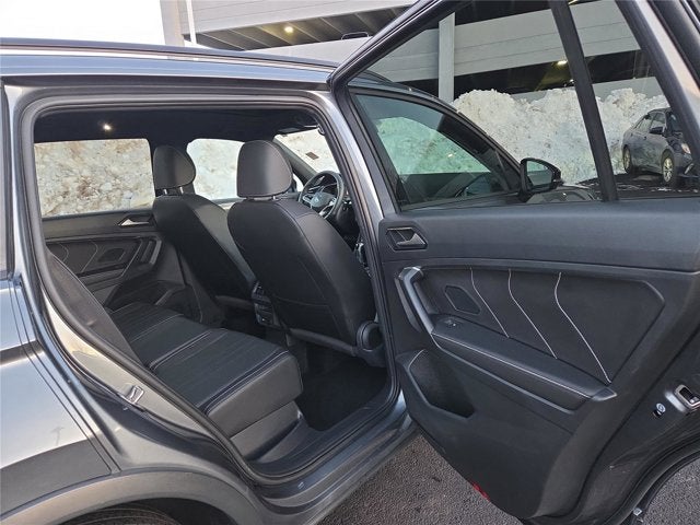 2023 Volkswagen Tiguan SE R-Line Black