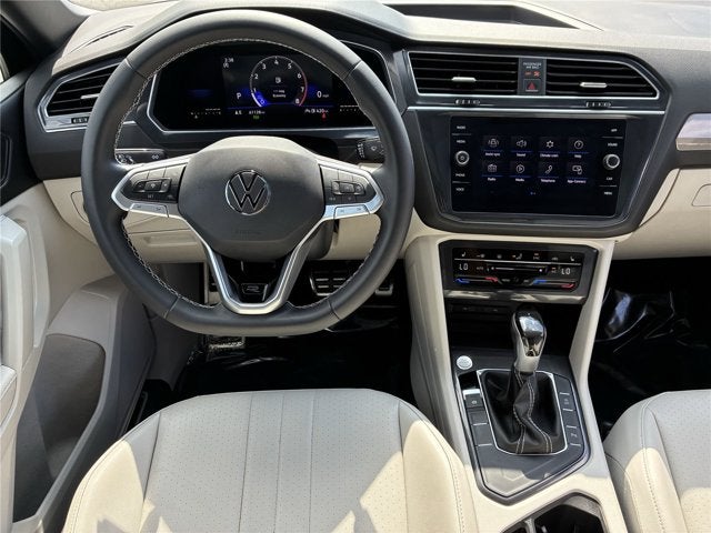 2023 Volkswagen Tiguan SE R-Line Black