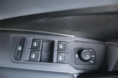 2025 Volkswagen Tiguan SE