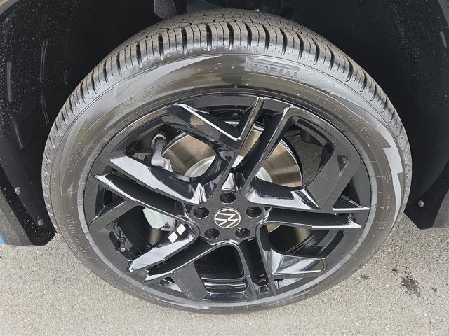 2025 Volkswagen Tiguan SE R-Line Black