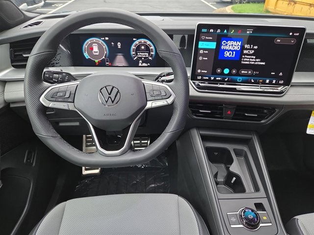 2025 Volkswagen Tiguan SE R-Line Black