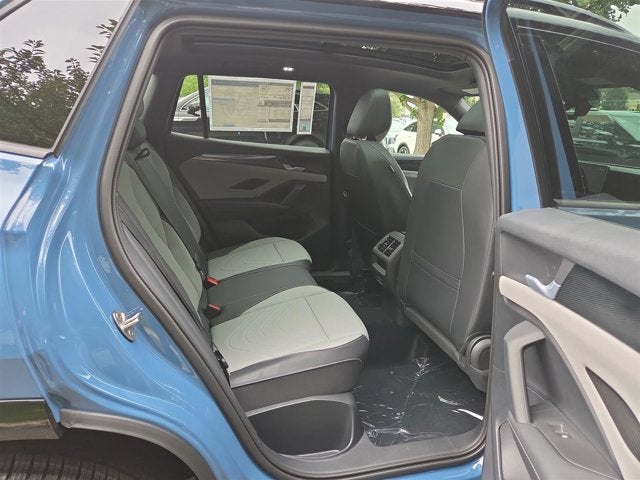 2025 Volkswagen Tiguan SE R-Line Black