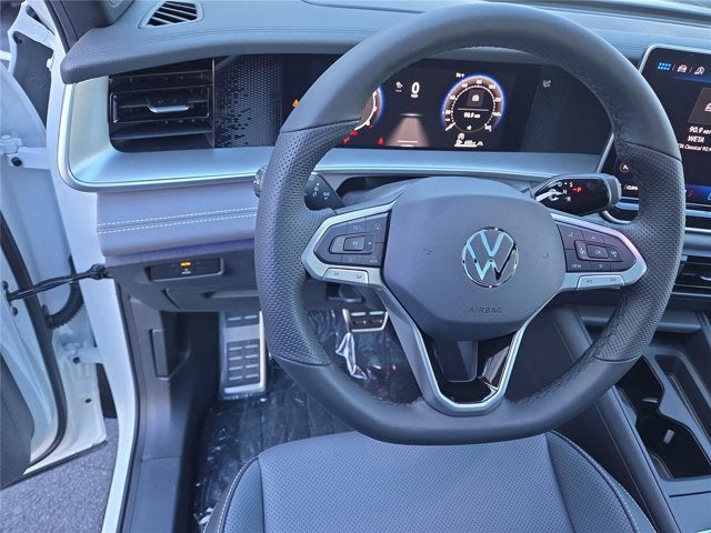 2025 Volkswagen Tiguan SE R-Line Black