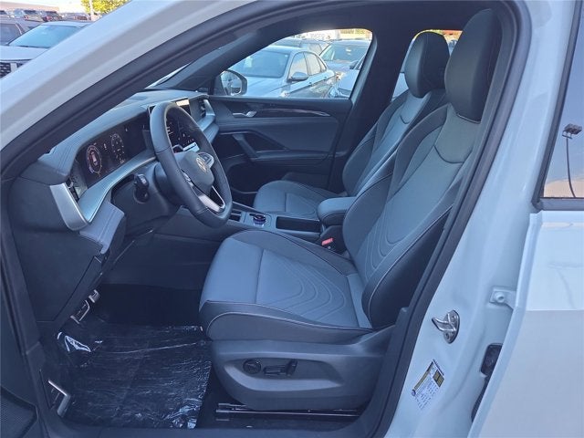 2025 Volkswagen Tiguan SE R-Line Black