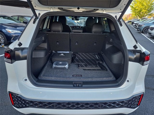 2025 Volkswagen Tiguan SE R-Line Black