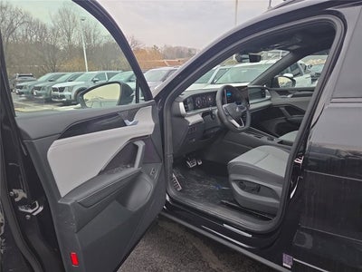 2026 Volkswagen Tiguan SE R-Line Black