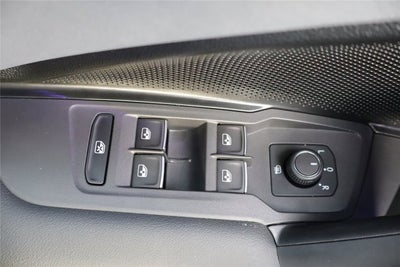 2025 Volkswagen Tiguan SE