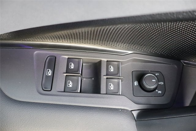 2025 Volkswagen Tiguan SE