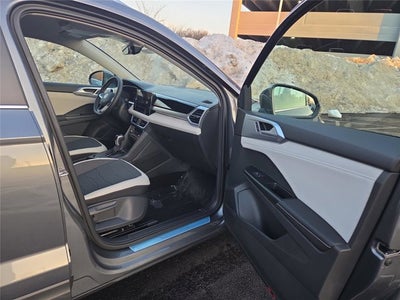 2026 Volkswagen Taos SE